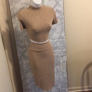 2 pcs skirt and cropped top